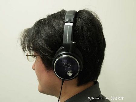 调查：耳机音量过高确能导致听力损失