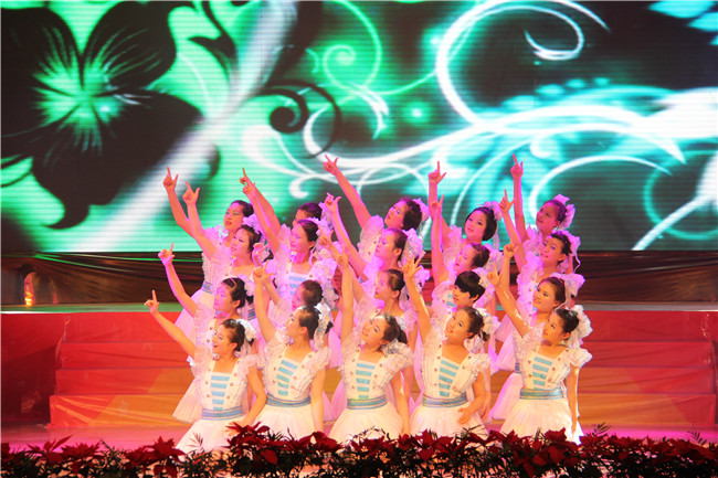 舞蹈《心灵家园》参加西安市教育局庆祝建团90周年文艺演出.jpg